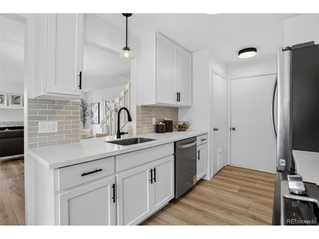 2064 S Balsam St, Lakewood, CO 80227