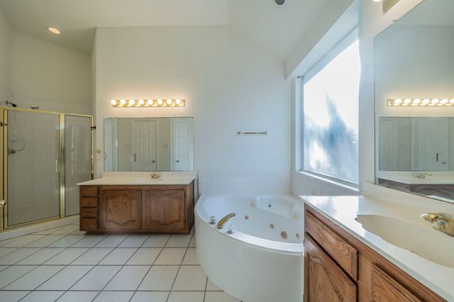 860 Tartan Trail, Highland Village, TX 75077