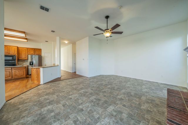 860 Tartan Trail, Highland Village, TX 75077