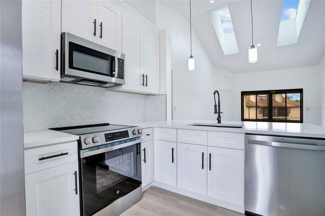 3012 S SEMORAN BOULEVARD G2, Orlando, FL 32822