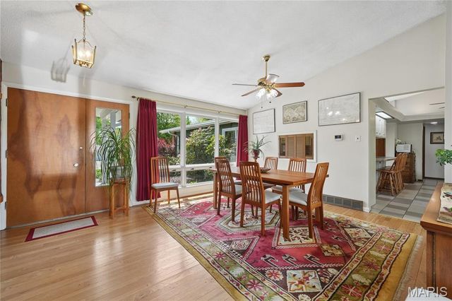 2417 Sunnybrook Drive, St Louis, MO 63114