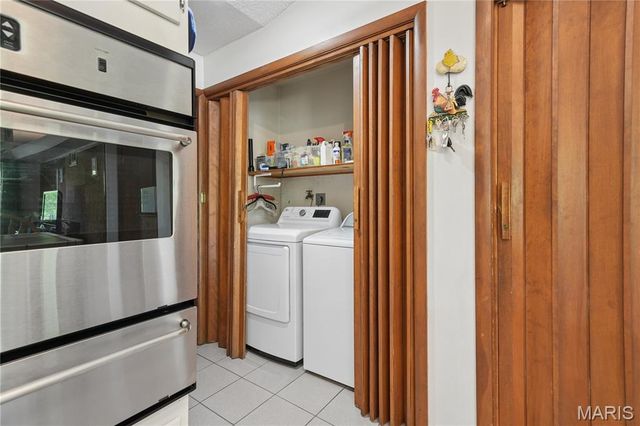 2417 Sunnybrook Drive, St Louis, MO 63114