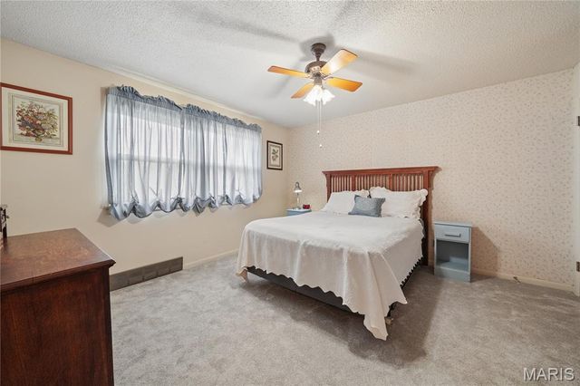 2417 Sunnybrook Drive, St Louis, MO 63114