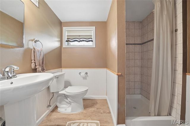 2417 Sunnybrook Drive, St Louis, MO 63114