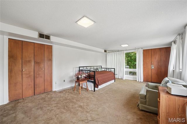 2417 Sunnybrook Drive, St Louis, MO 63114