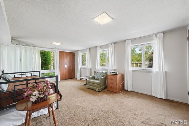 2417 Sunnybrook Drive, St Louis, MO 63114