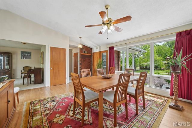 2417 Sunnybrook Drive, St Louis, MO 63114