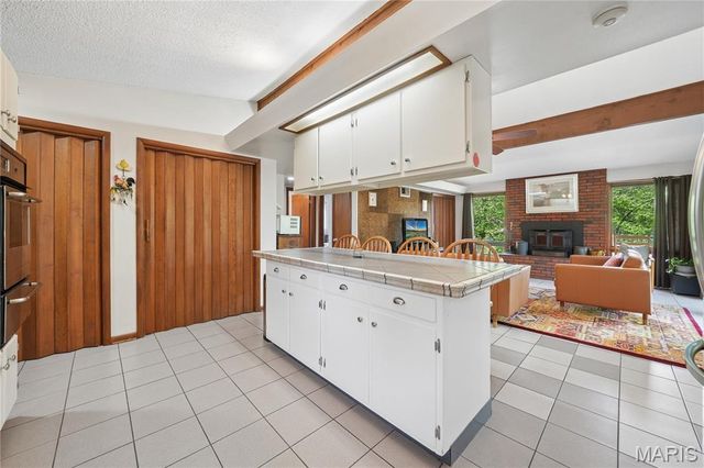 2417 Sunnybrook Drive, St Louis, MO 63114