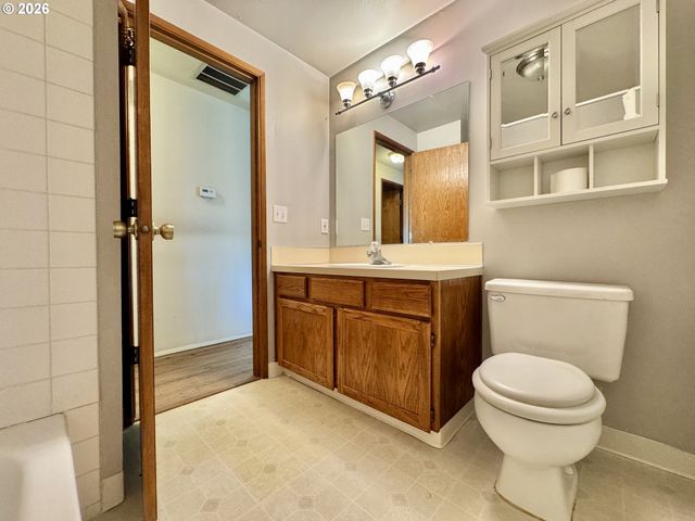 9530 Sw 55TH Ave Sw, Portland, OR 97219