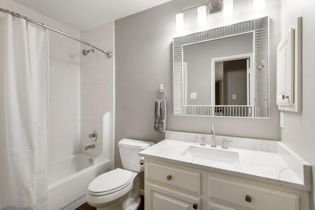 31 S Chandler Creek Circle, The Woodlands, TX 77381