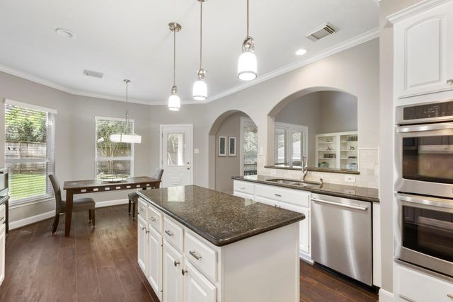 31 S Chandler Creek Circle, The Woodlands, TX 77381