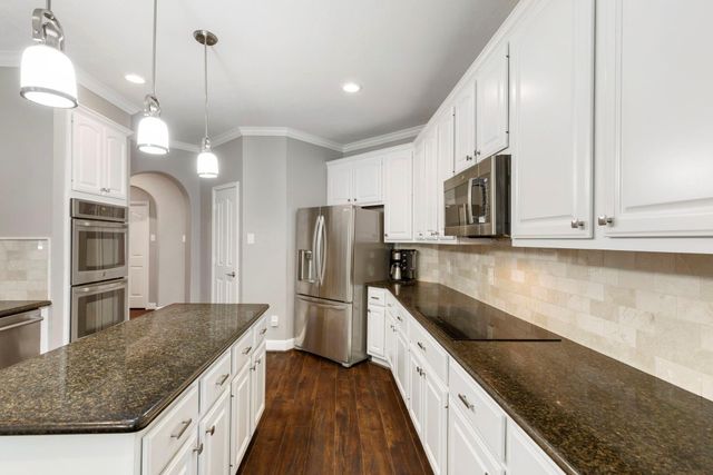31 S Chandler Creek Circle, The Woodlands, TX 77381