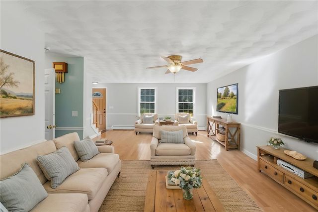 21 Casey Lane, Coventry, RI 02816