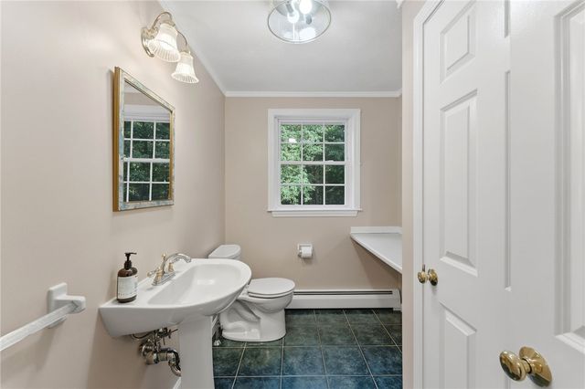 21 Casey Lane, Coventry, RI 02816