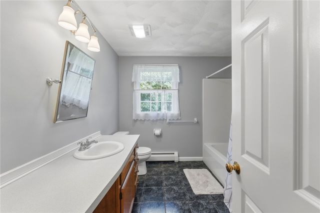 21 Casey Lane, Coventry, RI 02816
