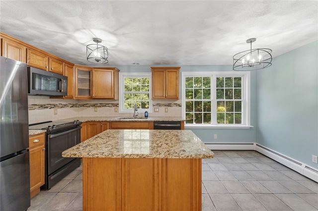 21 Casey Lane, Coventry, RI 02816