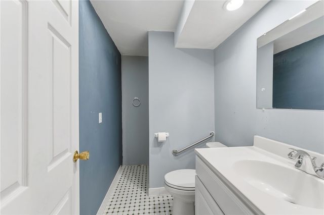21 Casey Lane, Coventry, RI 02816