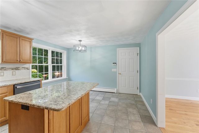 21 Casey Lane, Coventry, RI 02816