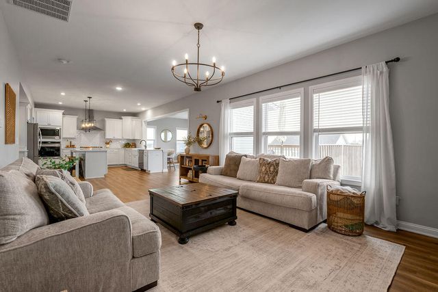 125 Dove Run Circle, Georgetown, KY 40324