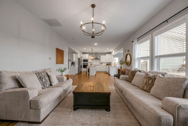 125 Dove Run Circle, Georgetown, KY 40324