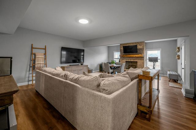 125 Dove Run Circle, Georgetown, KY 40324