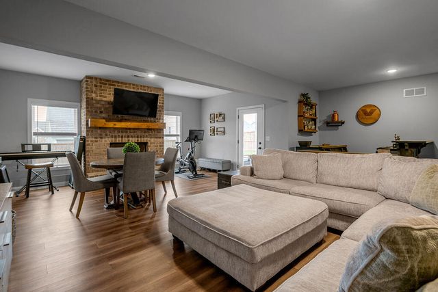 125 Dove Run Circle, Georgetown, KY 40324