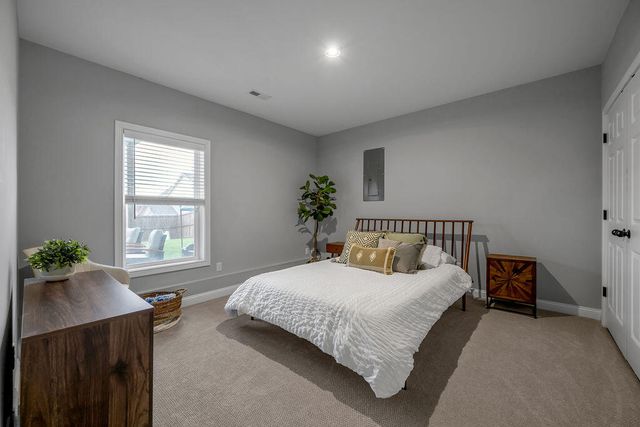 125 Dove Run Circle, Georgetown, KY 40324