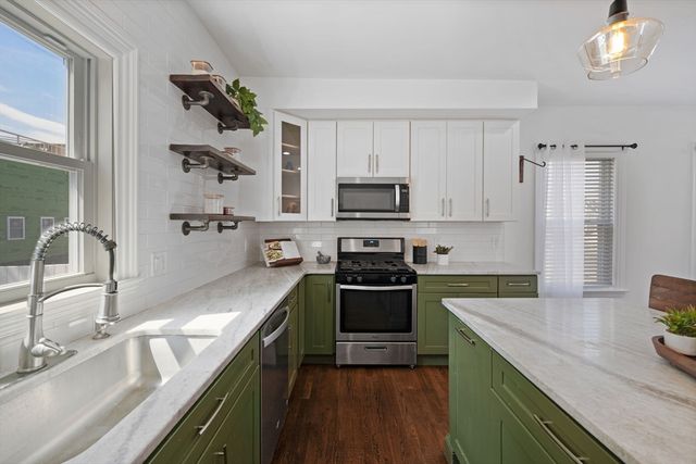8 Chestnut St, Lynn, MA 01902
