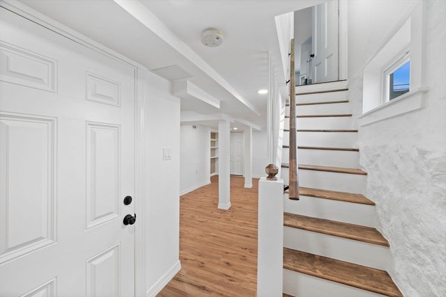 8 Chestnut St, Lynn, MA 01902
