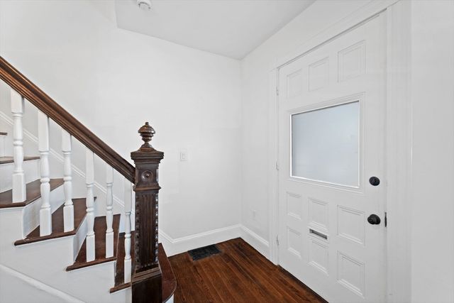 8 Chestnut St, Lynn, MA 01902