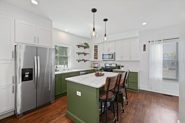 8 Chestnut St, Lynn, MA 01902