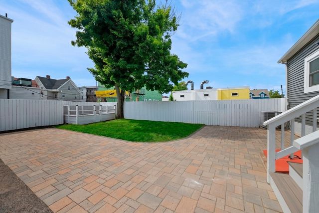 8 Chestnut St, Lynn, MA 01902