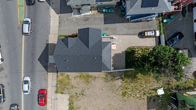 8 Chestnut St, Lynn, MA 01902
