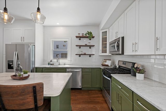 8 Chestnut St, Lynn, MA 01902