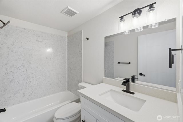 3234 Whitney Dr, Oak Harbor, WA 98277