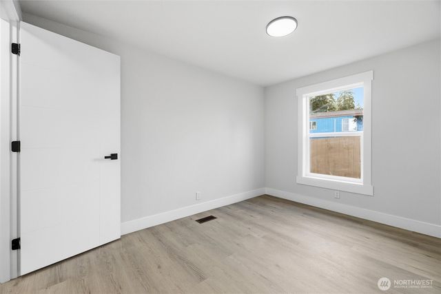 3234 Whitney Dr, Oak Harbor, WA 98277