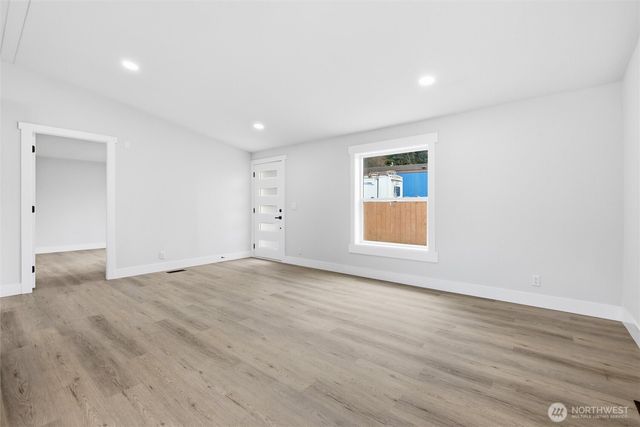 3234 Whitney Dr, Oak Harbor, WA 98277