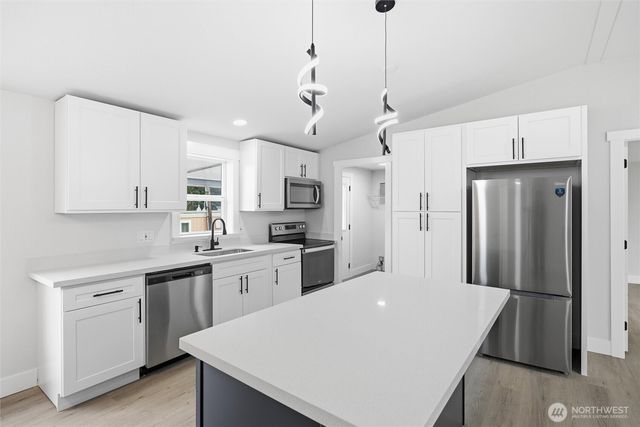 3234 Whitney Dr, Oak Harbor, WA 98277