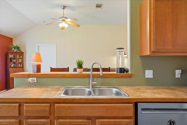 237 Moonstone DR, Jarrell, TX 76537