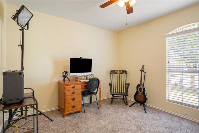 237 Moonstone DR, Jarrell, TX 76537