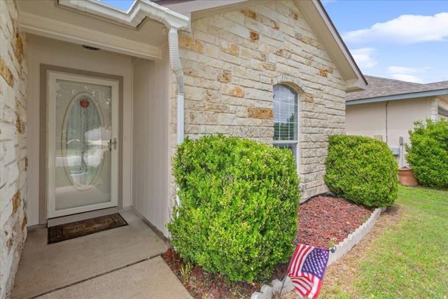 237 Moonstone DR, Jarrell, TX 76537