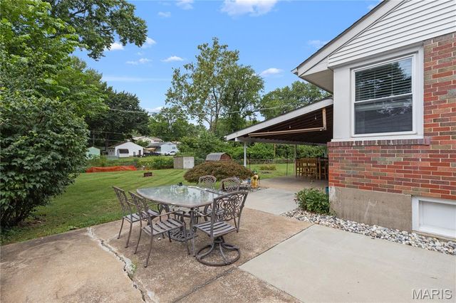 2211 Cherry Lane, St Charles, MO 63301