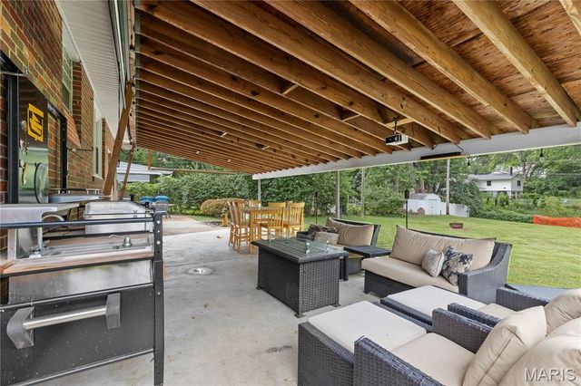 2211 Cherry Lane, St Charles, MO 63301