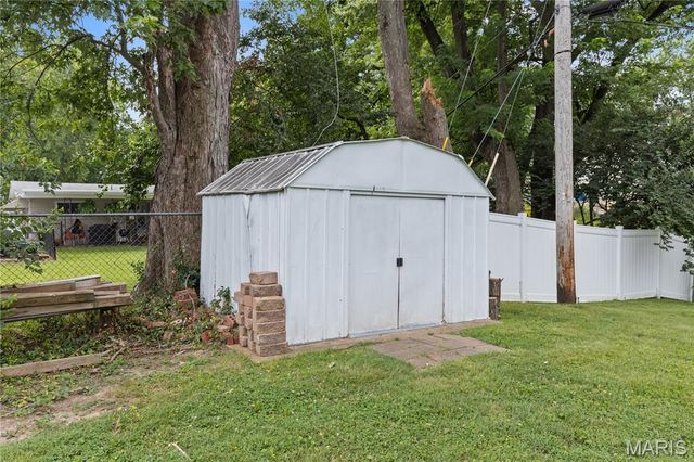 2211 Cherry Lane, St Charles, MO 63301