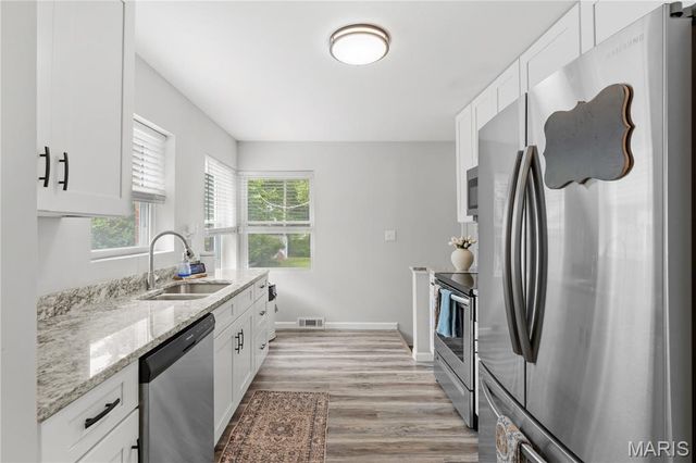 2211 Cherry Lane, St Charles, MO 63301