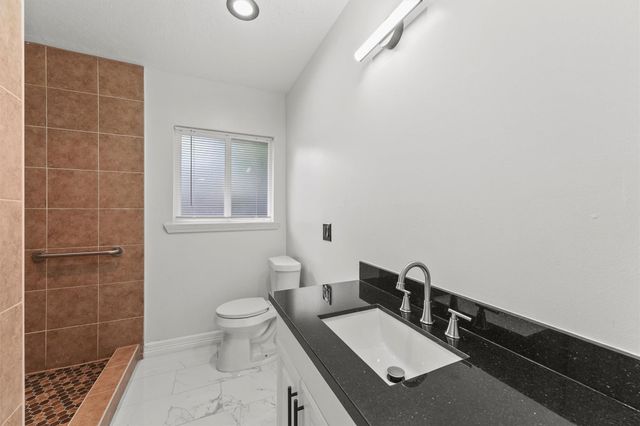 632 Meadowlawn Street, Shoreacres, TX 77571