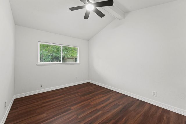 632 Meadowlawn Street, Shoreacres, TX 77571