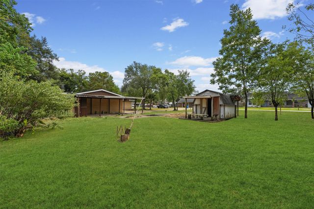 632 Meadowlawn Street, Shoreacres, TX 77571