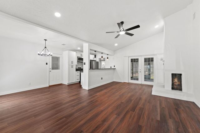 632 Meadowlawn Street, Shoreacres, TX 77571