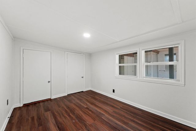 632 Meadowlawn Street, Shoreacres, TX 77571